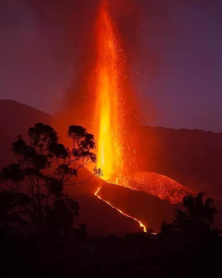 la palma volcano eruption lava chasser