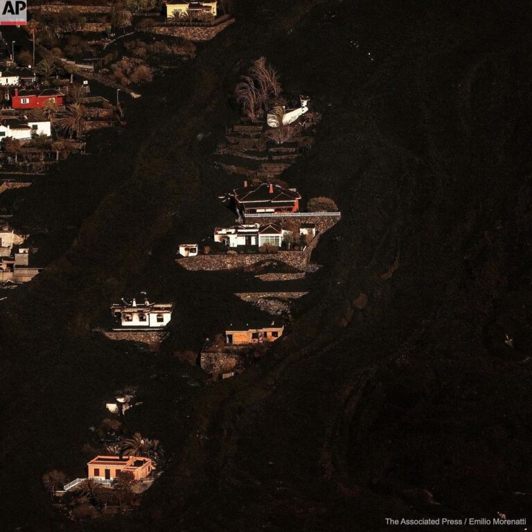 casas y lava
