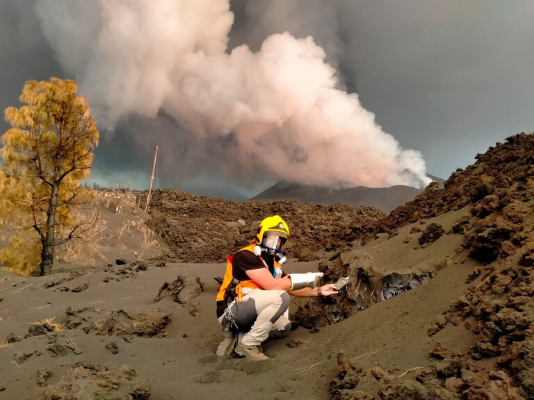 innvolcán trabajando volcán cumbre vieja